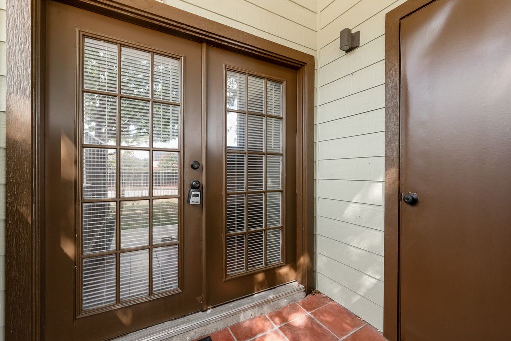 3129 Sondra Drive 102, Fort Worth, TX 76107 — photo 4