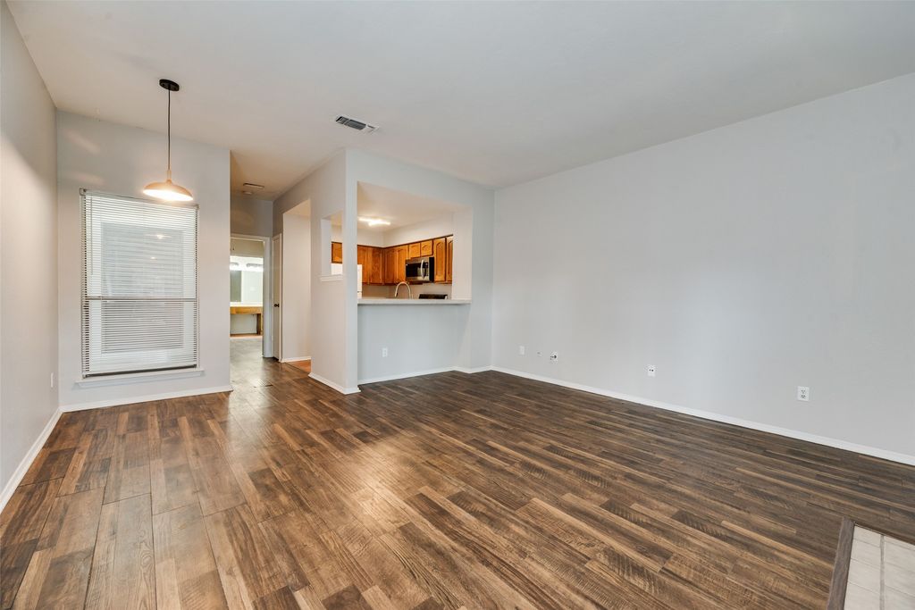 3129 Sondra Drive 102, Fort Worth, TX 76107 — photo 5