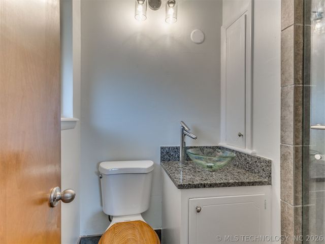 5910 E 36th Street, Tulsa, OK 74135