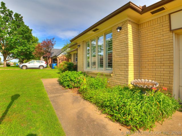 5910 E 36th Street, Tulsa, OK 74135