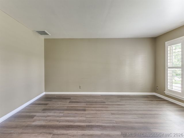 5910 E 36th Street, Tulsa, OK 74135