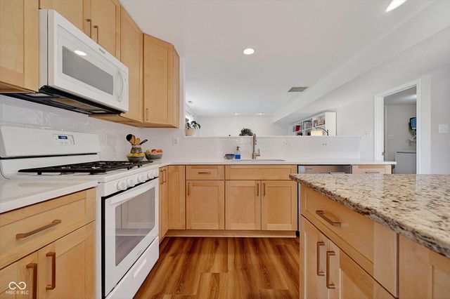 10552 Greenway Drive, Fishers, IN 46037