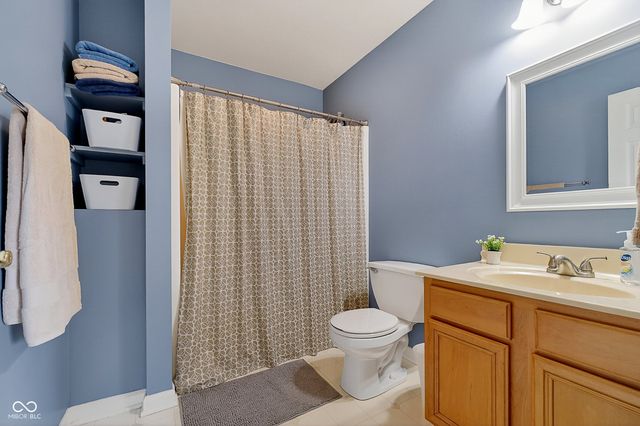 10552 Greenway Drive, Fishers, IN 46037