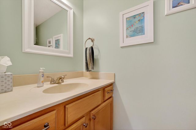 10552 Greenway Drive, Fishers, IN 46037