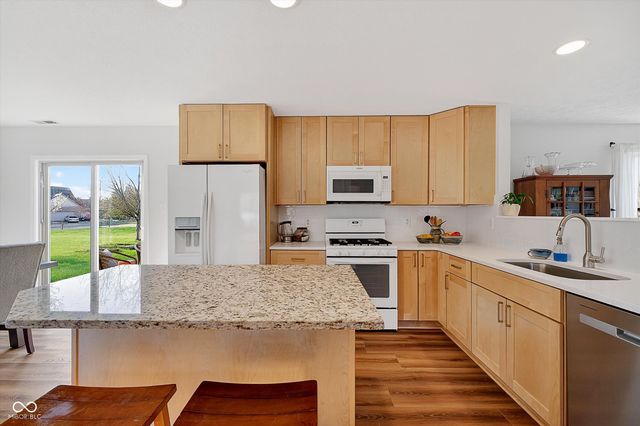 10552 Greenway Drive, Fishers, IN 46037