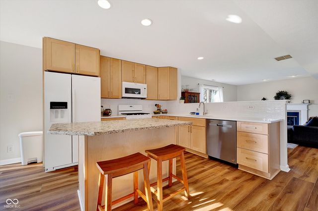 10552 Greenway Drive, Fishers, IN 46037