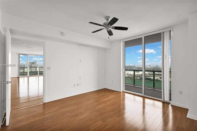 50 Biscayne Boulevard 3802, Miami, FL 33132