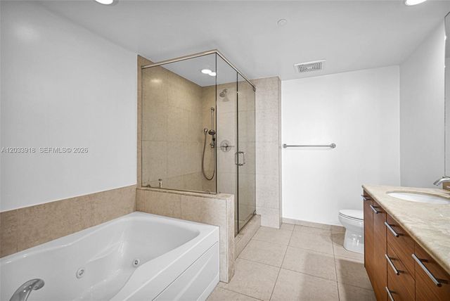 50 Biscayne Boulevard 3802, Miami, FL 33132