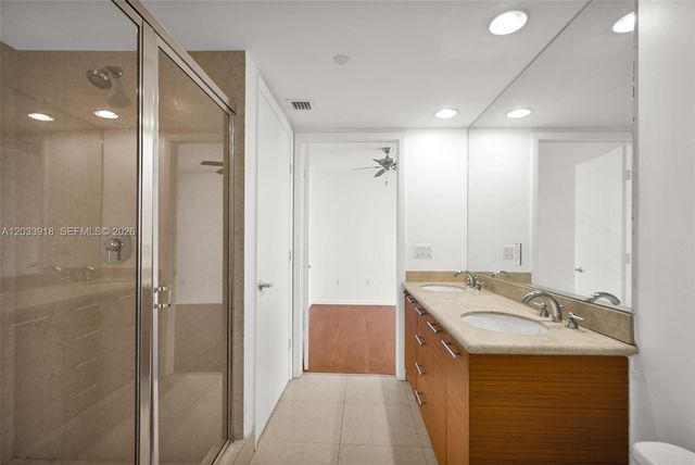 50 Biscayne Boulevard 3802, Miami, FL 33132