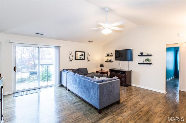 3655 Colonia Place Drive D, St Louis, MO 63125