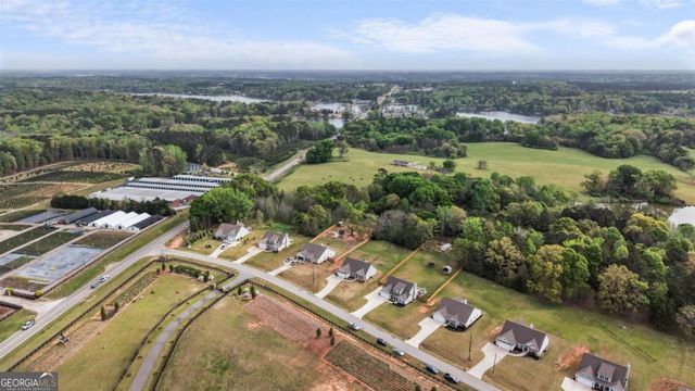 187 Loch Way, Eatonton, GA 31024