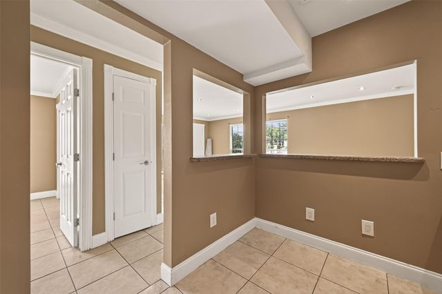 2201 Fountain View Drive 3, Houston, TX 77057