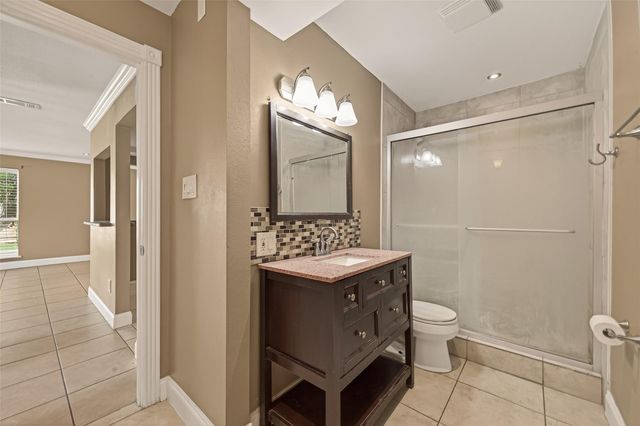 2201 Fountain View Drive 3, Houston, TX 77057