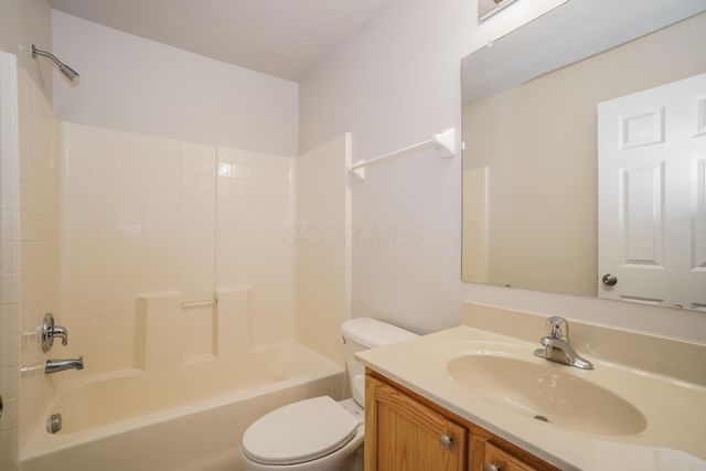 6817 Riding Trail Drive, Canal Winchester, OH 43110