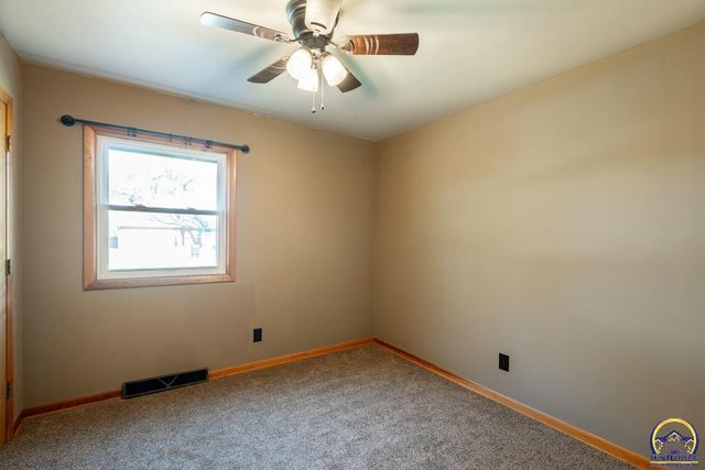 7421 NW Kiro CT, Silver Lake, KS 66539