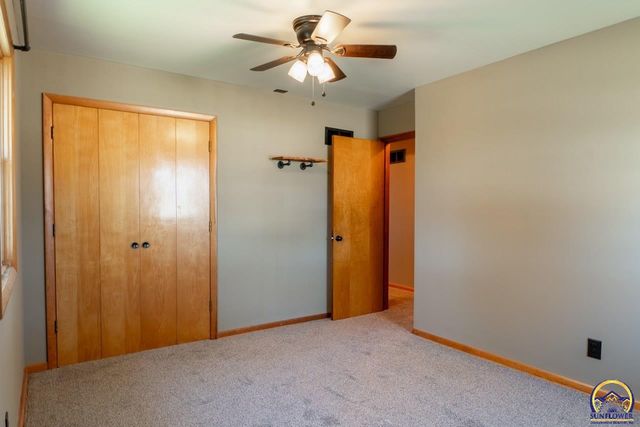 7421 NW Kiro CT, Silver Lake, KS 66539