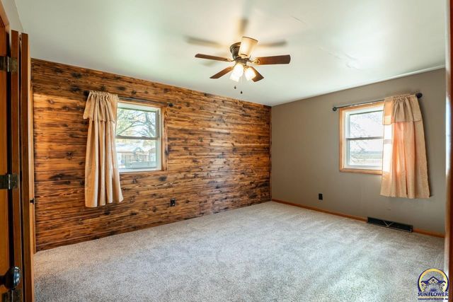 7421 NW Kiro CT, Silver Lake, KS 66539