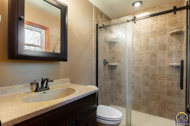 7421 NW Kiro CT, Silver Lake, KS 66539