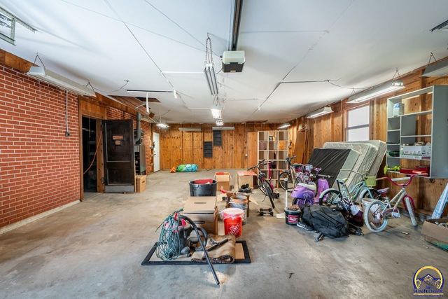 7421 NW Kiro CT, Silver Lake, KS 66539