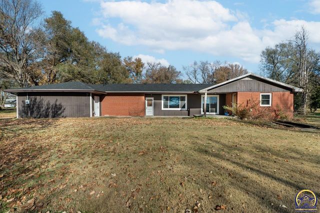 7421 NW Kiro CT, Silver Lake, KS 66539