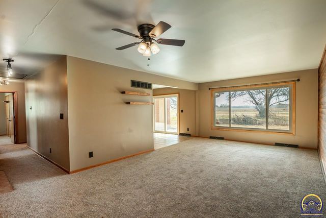 7421 NW Kiro CT, Silver Lake, KS 66539