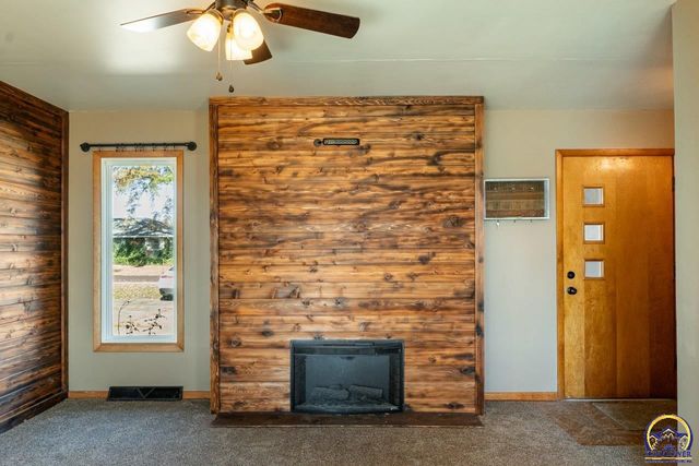 7421 NW Kiro CT, Silver Lake, KS 66539