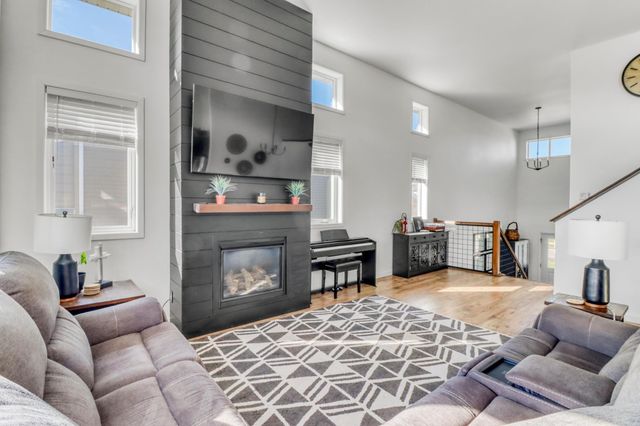 821 60th Avenue W, West Fargo, ND 58078