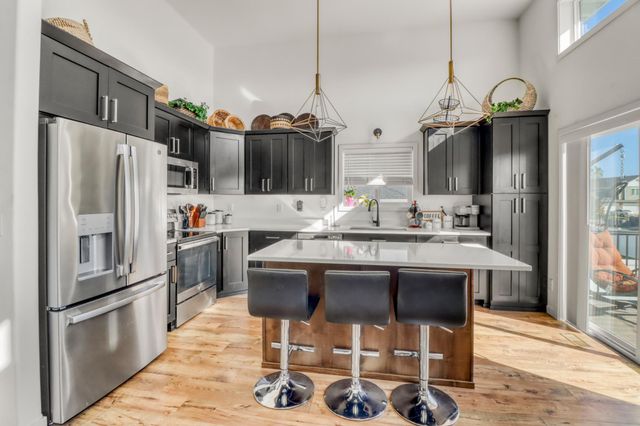 821 60th Avenue W, West Fargo, ND 58078