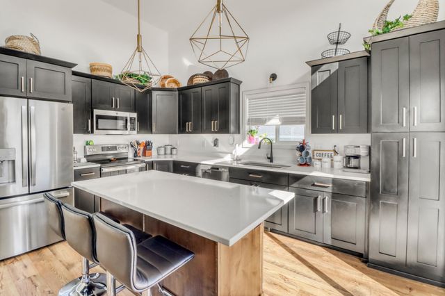 821 60th Avenue W, West Fargo, ND 58078