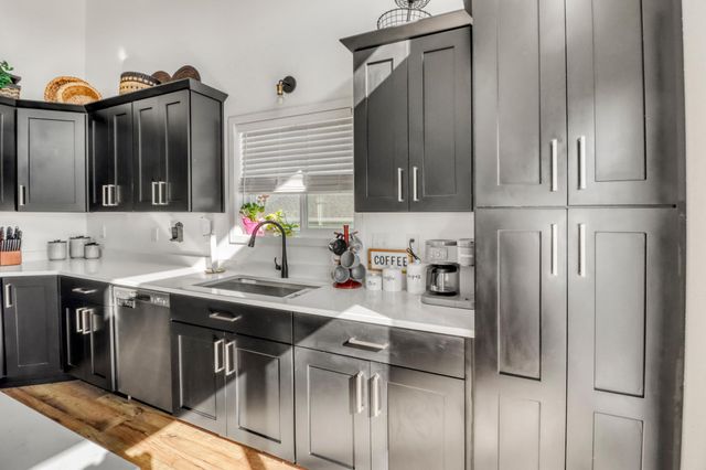 821 60th Avenue W, West Fargo, ND 58078