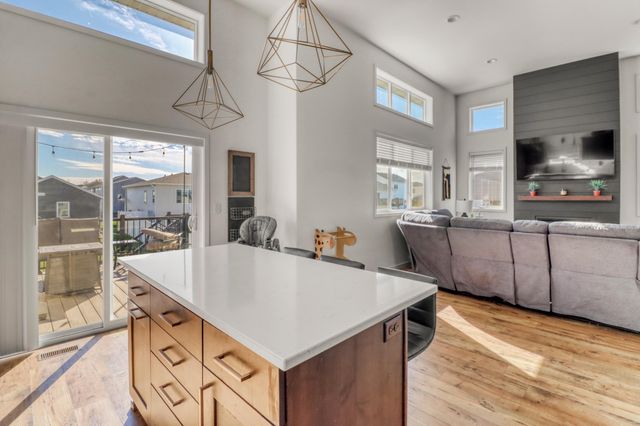 821 60th Avenue W, West Fargo, ND 58078