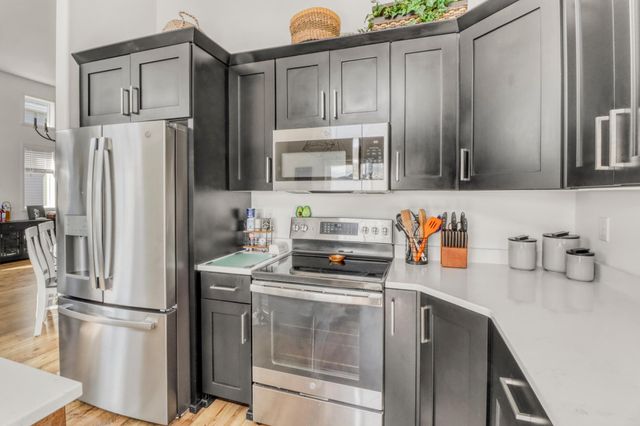 821 60th Avenue W, West Fargo, ND 58078