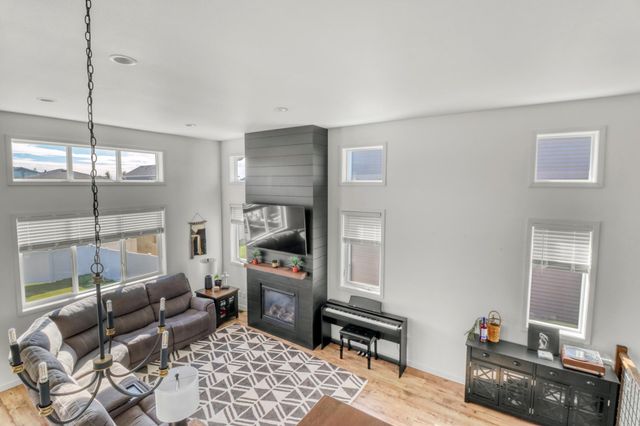 821 60th Avenue W, West Fargo, ND 58078