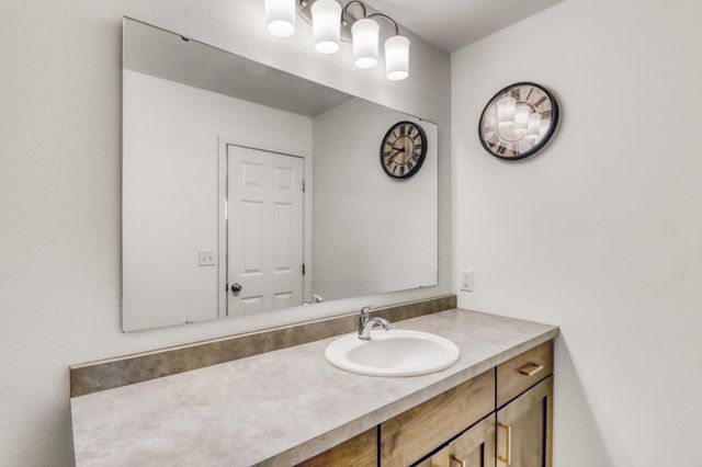 821 60th Avenue W, West Fargo, ND 58078