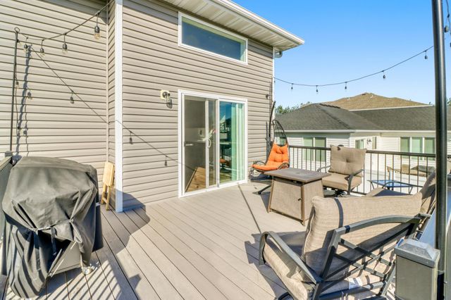 821 60th Avenue W, West Fargo, ND 58078