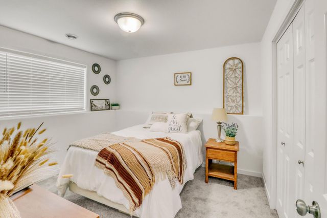 821 60th Avenue W, West Fargo, ND 58078