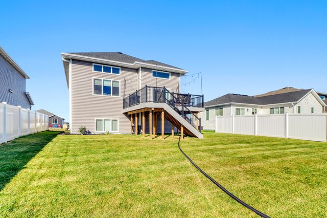 821 60th Avenue W, West Fargo, ND 58078