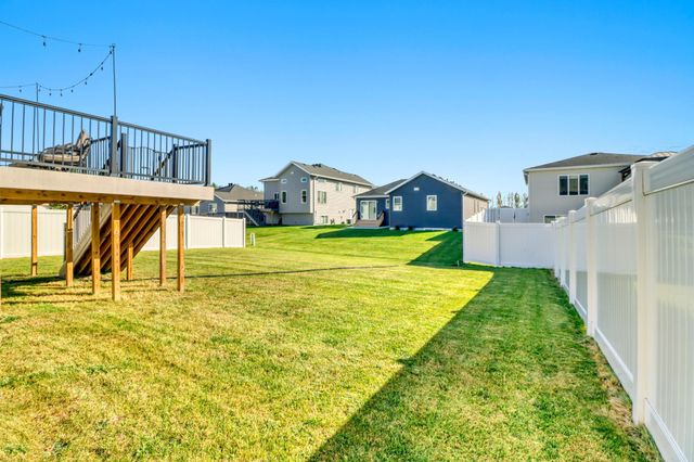 821 60th Avenue W, West Fargo, ND 58078