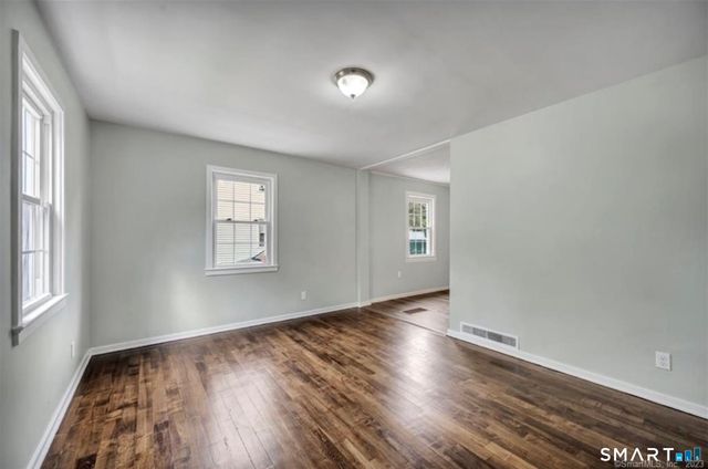 607 Hartford Road, Manchester, CT 06040