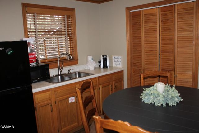 425 Patterson Lane, Gatlinburg, TN 37738