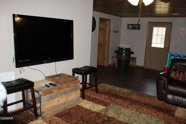 425 Patterson Lane, Gatlinburg, TN 37738