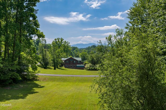 425 Patterson Lane, Gatlinburg, TN 37738