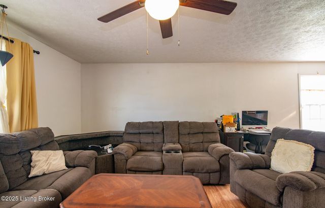 609 Moore Dr, Elizabethtown, KY 42701