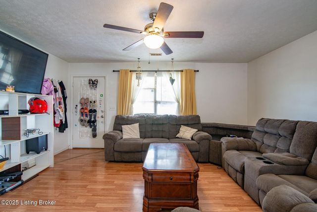 609 Moore Dr, Elizabethtown, KY 42701