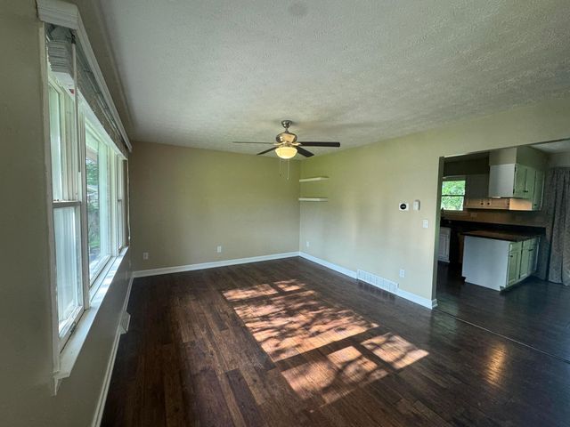 512 Mark Circle, Newark, OH 43055
