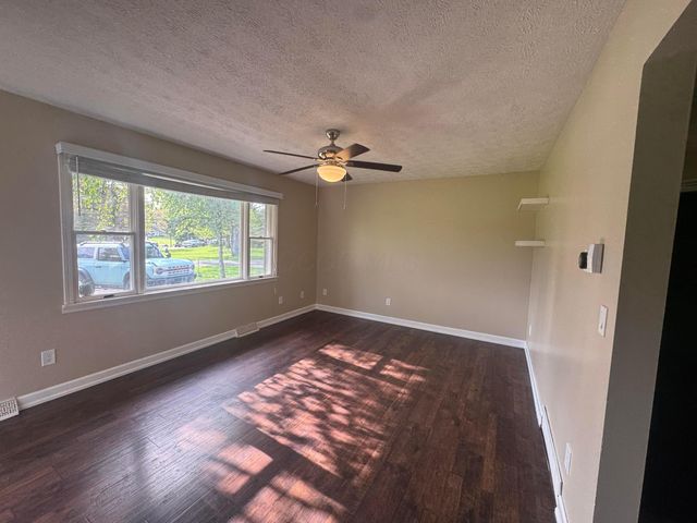 512 Mark Circle, Newark, OH 43055