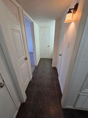 1516 Bay Area Boulevard B2, Houston, TX 77058