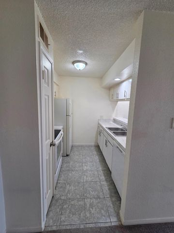 1516 Bay Area Boulevard B2, Houston, TX 77058