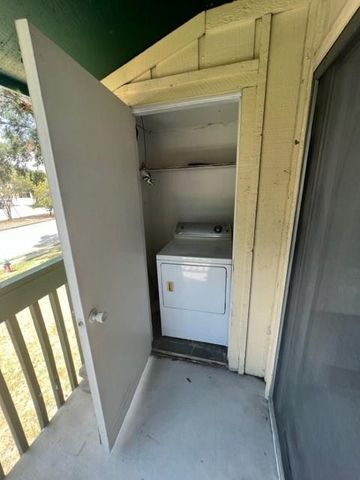 1516 Bay Area Boulevard B2, Houston, TX 77058