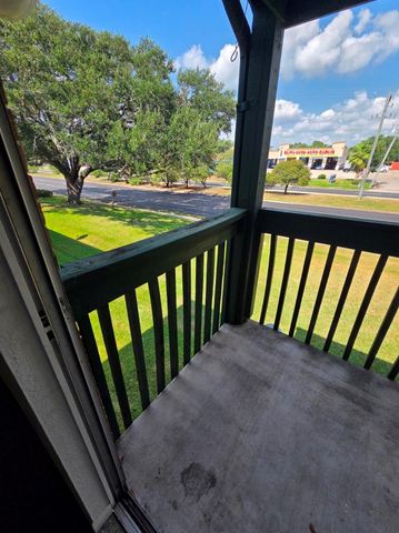 1516 Bay Area Boulevard B2, Houston, TX 77058